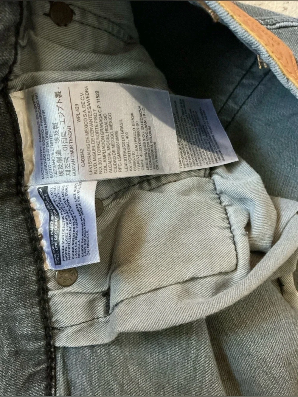 Size 34 x 32 - Levi & Strauss Levis 502 Taper Gray Wash Irregular Denim Jeans